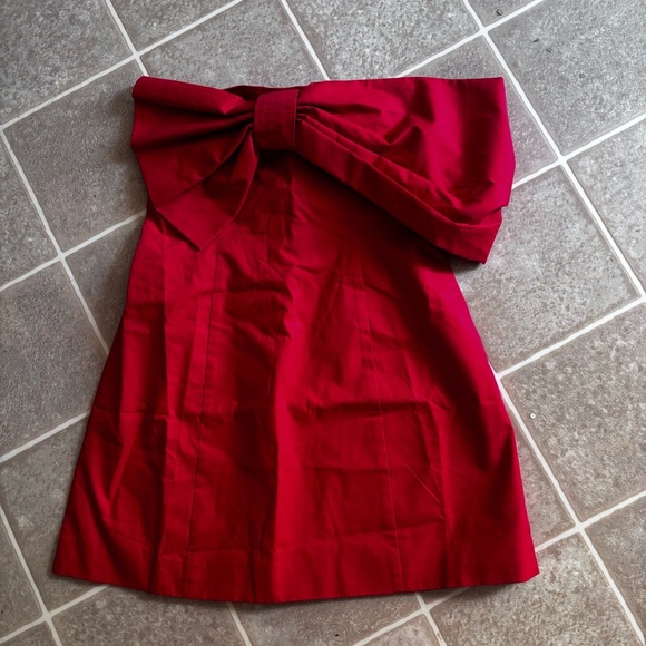 Chic One-Shoulder Red Dress - Picture 7 of 8